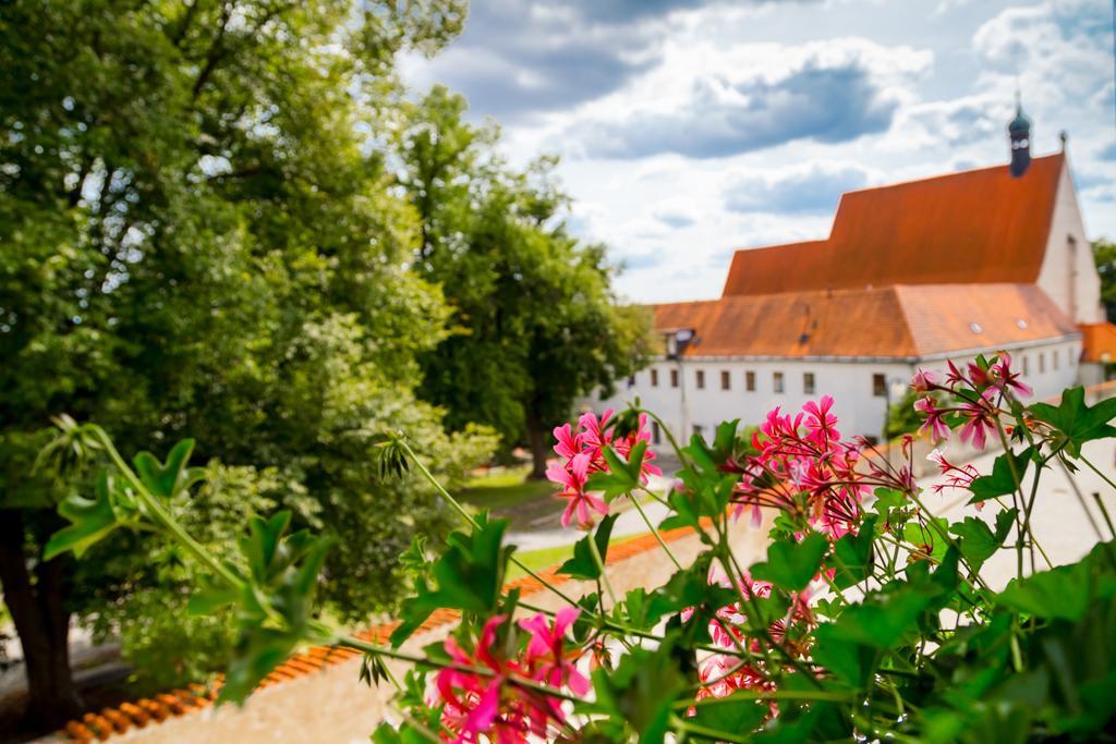 Pstrossova Vila - U Klasterni Zahrady Bechyně Zewnętrze zdjęcie